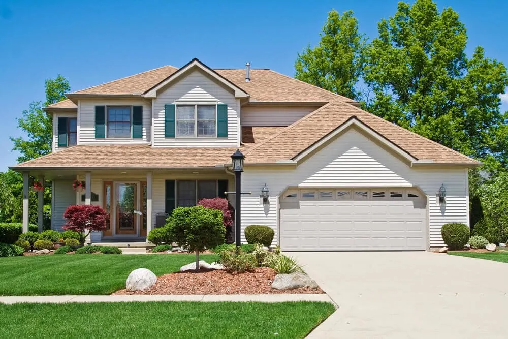 I Hate My Neighbours: Should I Move? 1 A very neat and tidy home in suburbs of Ohio