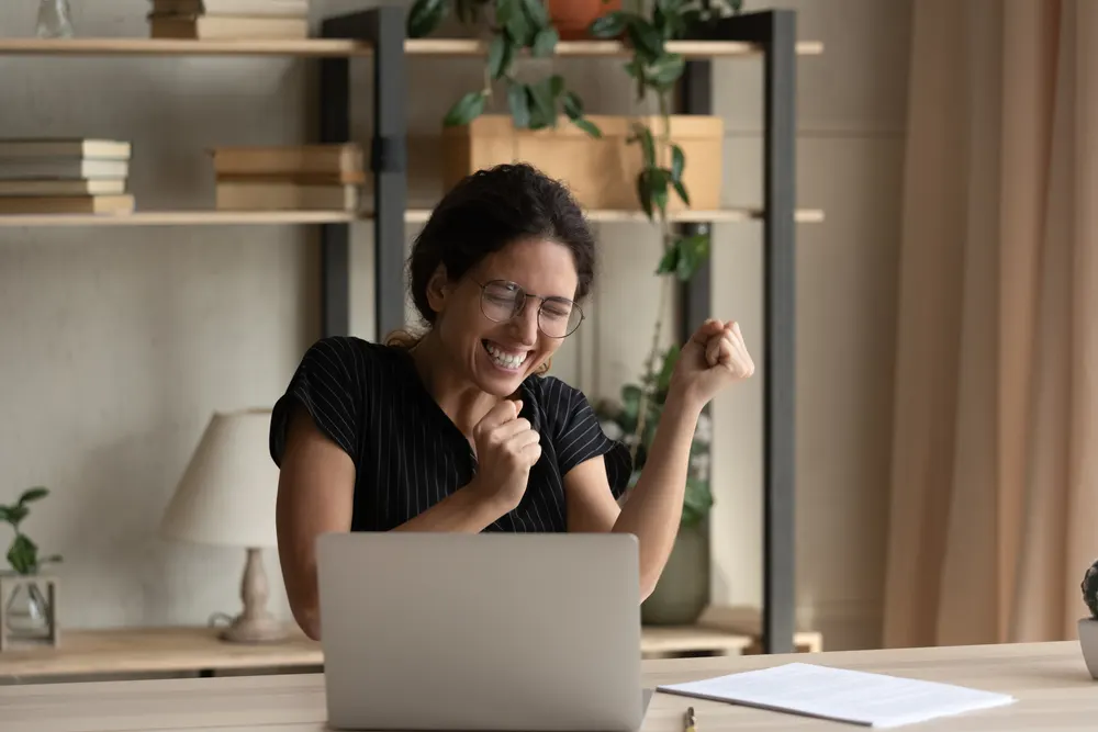 How to Be More Enthusiastic? 8 Tips 1 Enthusiastic Woman