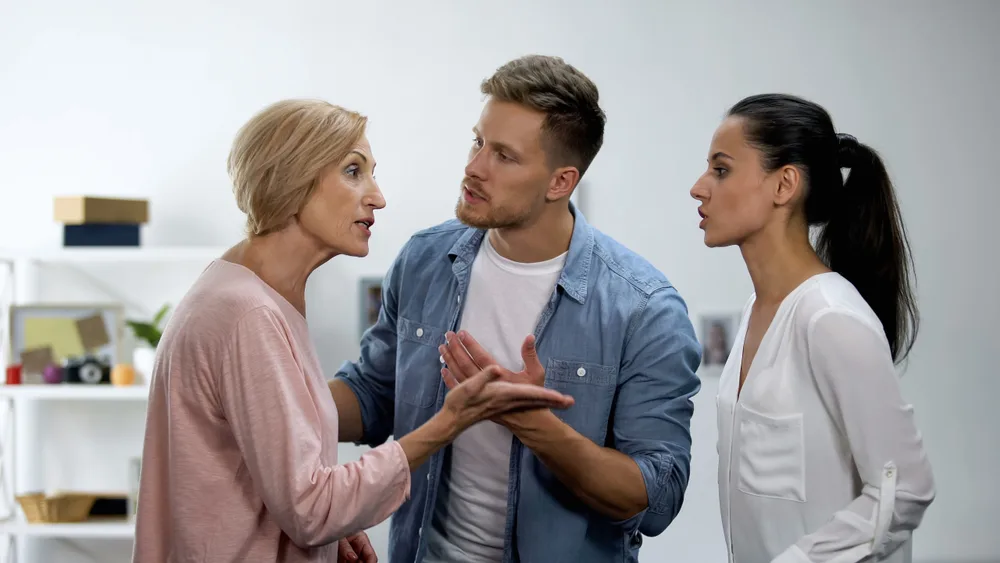 My Mother Always Criticizes My Husband - What Should I Do? 1 my mother criticizes my husband